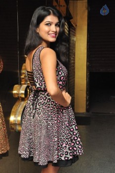 Ishaa Agarwal Photos - 11 of 21