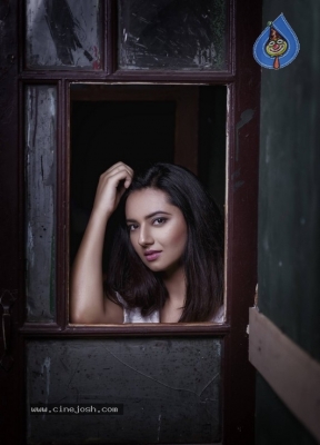 Isha Chawla New Photos - 4 of 13