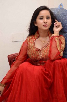 Ishika Singh Latest Photos - 23 of 33