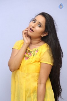 Ishika Singh New Pics - 3 of 38