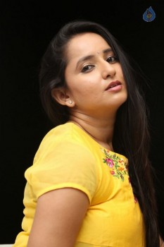 Ishika Singh New Pics - 32 of 38