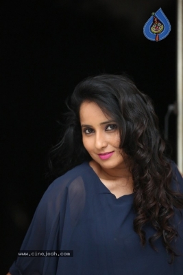 Ishika Singh Stills - 15 of 20