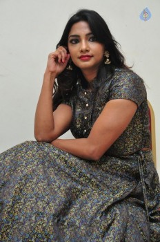 Kamna Singh New Photos - 12 of 37