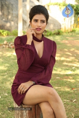 Karishma Koul Photos - 8 of 21