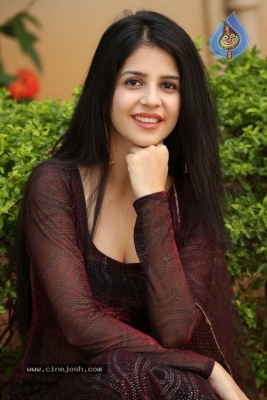 Kashish Hora Photos - 3 of 42