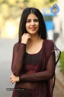 Kashish Hora Photos - 4 of 42