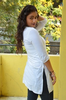 Kiran Chetwani New Photos - 14 of 18