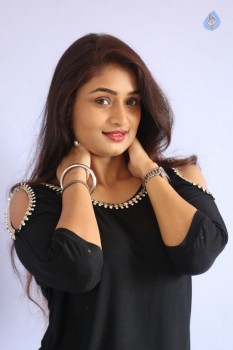 Kiran Chetwani Photos - 2 of 36