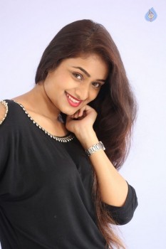 Kiran Chetwani Photos - 5 of 36
