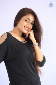 Kiran Chetwani Photos - 15 of 36