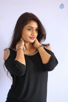 Kiran Chetwani Photos - 19 of 36