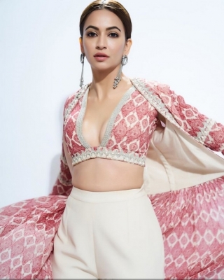 Kriti Kharbanda Photos - 11 of 13