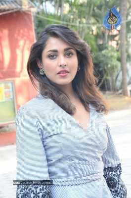 Madhu Shalini Latest Pics - 18 of 19