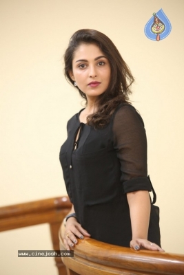 Madhu Shalini Photos - 15 of 38