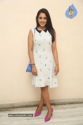Madhu Shalini Photos - 7 of 26