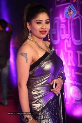 Madhulagna Das At Zee Apsara Awards - 18 of 30