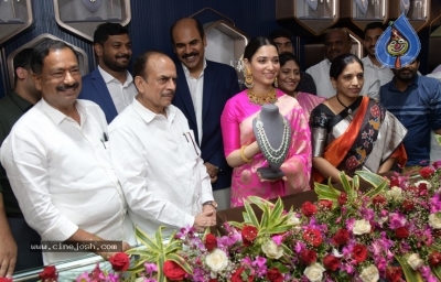 Malabar Gold New Showroom Launched By Tamanna - 6 of 18