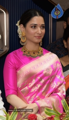 Malabar Gold New Showroom Launched By Tamanna - 14 of 18