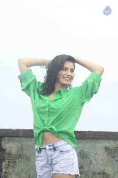 Manisha Kelkar Glamorous Rain Photo Shoot - 20 of 26