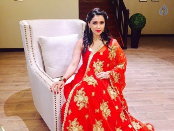 Mannara Chopra Gallery - 6 of 6