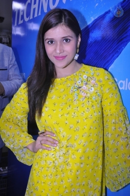 Mannara Chopra Latest Gallery - 17 of 29