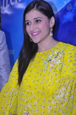 Mannara Chopra Latest Gallery - 29 of 29