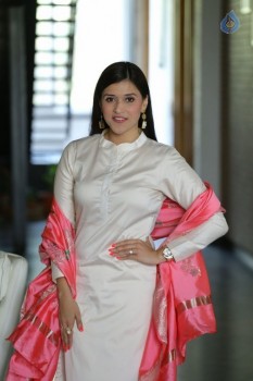 Mannara Chopra New Stills - 39 of 42