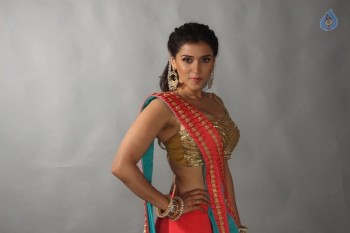 Mannara Chopra Photo Shoot Photos - 7 of 42