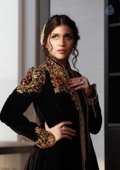 Mannara Chopra Photos - 1 of 9