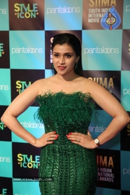 Mannara Chopra Photos - 3 of 16