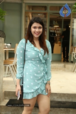 Mannara Chopra Pics - 6 of 10