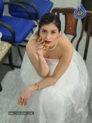 Mannara Chopra Stills - 2 of 7