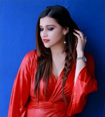 Mannara Chopra Stills - 1 of 4