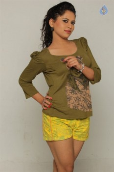 Maya Chandran Photos - 15 of 37