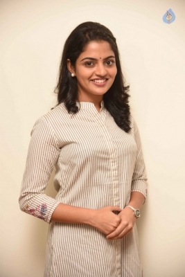 Meda Meeda Abbayi Movie Heroine Nikhila Vimal Interview - 4 of 21