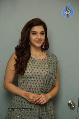 Mehreen Pirzada Photos - 7 of 18