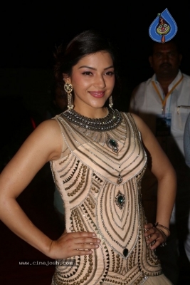 Mehrene Kaur Pirzada Gallery - 1 of 15
