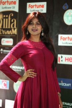 Monal Gajjar Stills at IIFA 2017 - 13 of 15