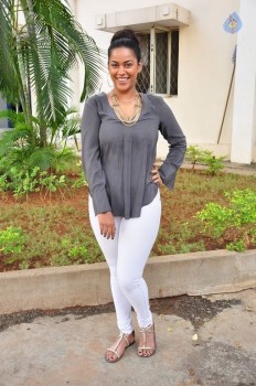 Mumaith Khan Latest Pics - 31 of 38