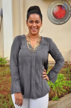Mumaith Khan Latest Pics - 32 of 38