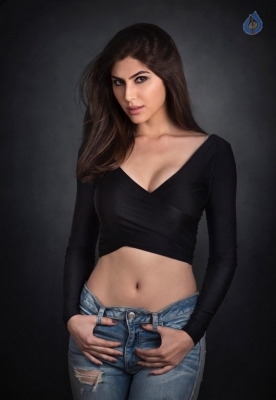 Naaz Norouzi New Stills - 2 of 10