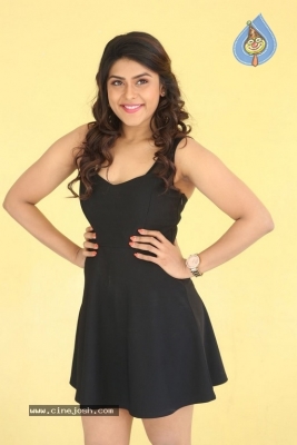 Naira Shah New Photos - 36 of 33