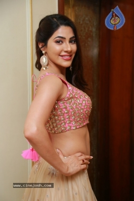 Nikita Thamboli Stills - 15 of 20