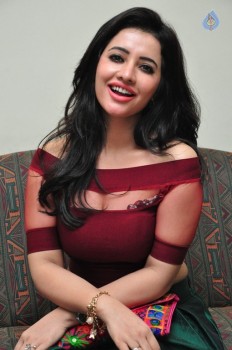Nira Arora Photos - 12 of 55