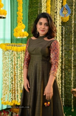 Niveda Thomas New Pics - 8 of 21