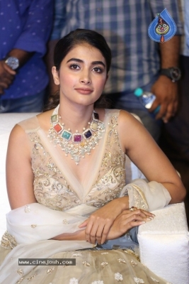 Pooja Hegde at Maharshi Pre Release Event  - 14 of 26