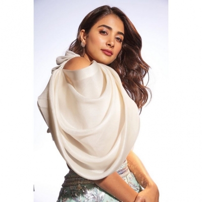 Pooja Hegde Stills - 6 of 12