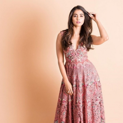 Pooja Hegde Stills - 12 of 13