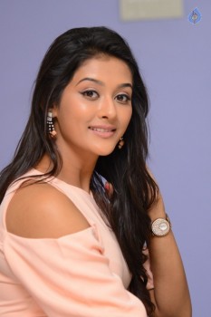 Pooja Jhaveri New Photos - 10 of 40