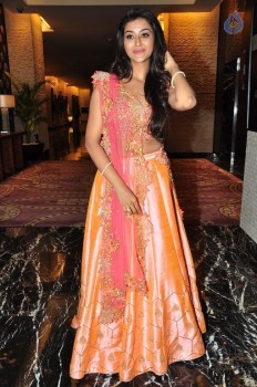 Pooja Jhaveri Photos - 18 of 42